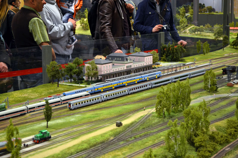 >Wielka Makieta Kolejowa