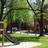 źródło: www.teatrniewielki.pl/zdjecia-i-filmy-ze-spektakli-dla-dzieci.html?279&miejsce---soho?279