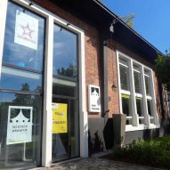 źródło: www.teatrniewielki.pl/zdjecia-i-filmy-ze-spektakli-dla-dzieci.html&miejsce---soho?273