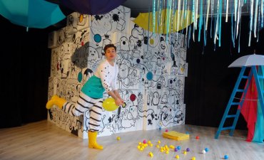 źródło: www.teatrniewielki.pl/zdjecia-i-filmy-ze-spektakli-dla-dzieci.html
