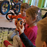 źródło: www.facebook.com/1610056335912834/photos/a.1610399762545158.1073741831.1610056335912834/1773220696263063/?type=3&theater