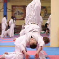 źródło: www.facebook.com/Akademia.Aikido.Wroclaw/photos/a.1202547963113153.1073741865.178905098810783/1202548066446476/?type=3&theater
