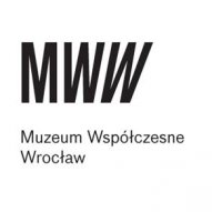 źródło: www.facebook.com/MuzeumWspolczesne/photos/a.118225528247872.18543.118224834914608/195837633819994/?type=1&theater