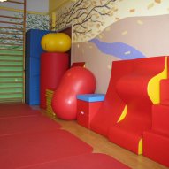 źródło: www.rehabilitacjadzieci.info.pl/sale-cwiczeniowe