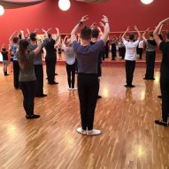 źródło: www.facebook.com/tanieciglica/photos/a.291752957688713.1073741828.291725254358150/529036543960352/?type=3&theater