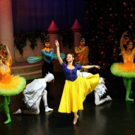 źródło: www.facebook.com/teatrmuzycznydzieciom/photos/a.615002038568815.1073741827.614923881909964/927210694014613/?type=3&theater