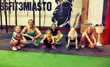 źródło: www.facebook.com/CrossFit3Miasto/photos/a.529301933850694.1073741830.448853161895572/1070877743026441/?type=3&theater
