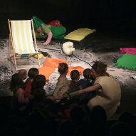 źródło: www.facebook.com/teatrnaplazy/photos/a.538448849602201.1073741837.365345420245879/538448892935530/?type=3&theater