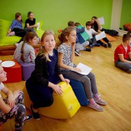 źródło: www.facebook.com/TeatrAndersena/photos/a.1252686741436759.1073741968.131733393532105/1252689591436474/?type=3&theater