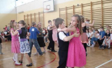 źródło: www.szkolatanca-ak.pl/galeria.htm