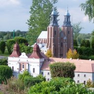 źródło: www.pobiedziska.pl/turysci/skansen-miniatur/