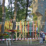 źródło: www.podstolice.com.pl/park-linowy